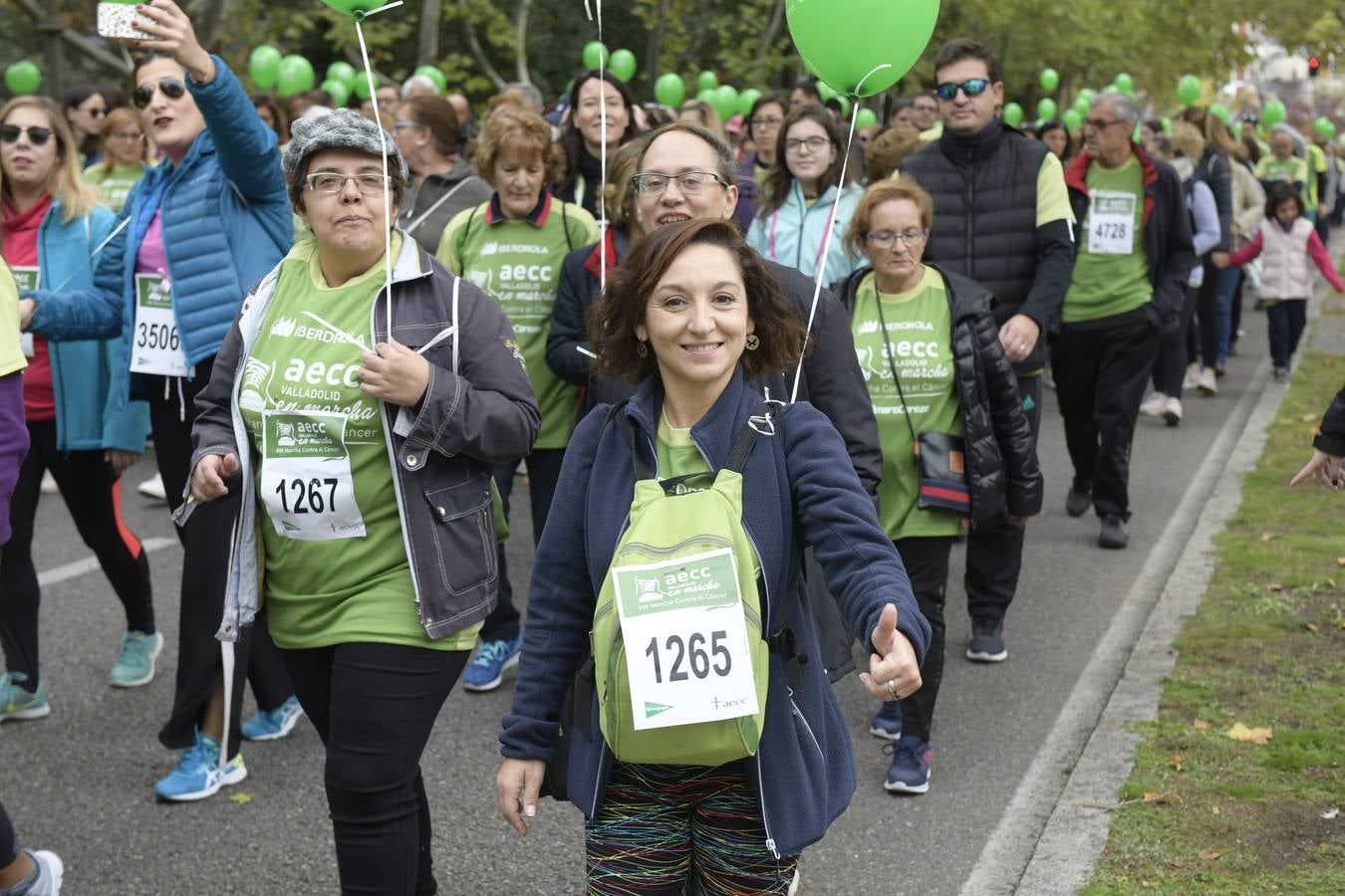 Participantes de la marcha contra el cáncer. 