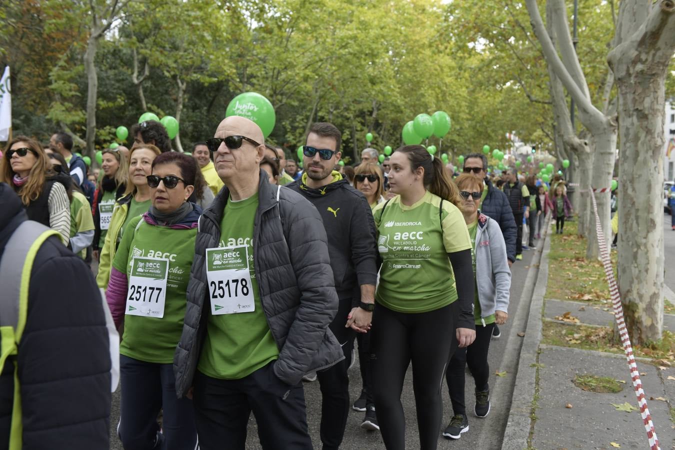 Participantes de la marcha contra el cáncer. 