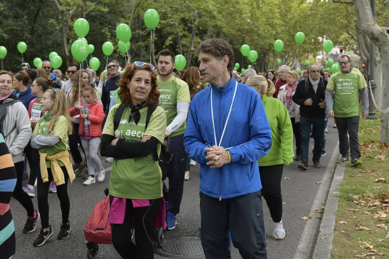 Participantes de la marcha contra el cáncer. 