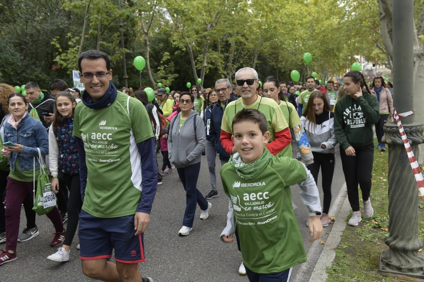 Participantes de la marcha contra el cáncer. 