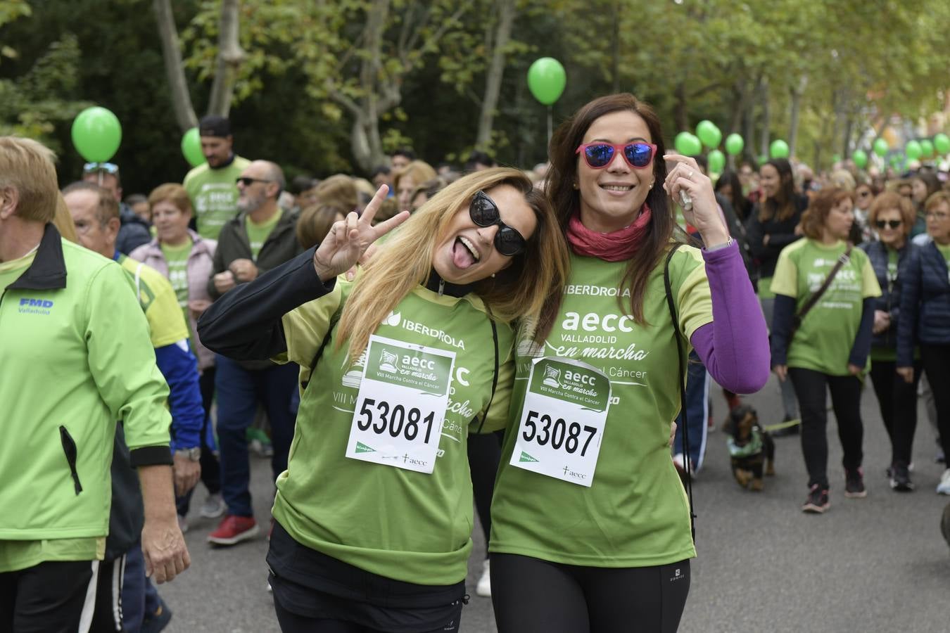 Participantes de la marcha contra el cáncer. 