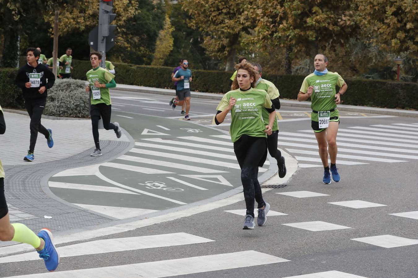 Participantes en la marcha contra el cáncer. 