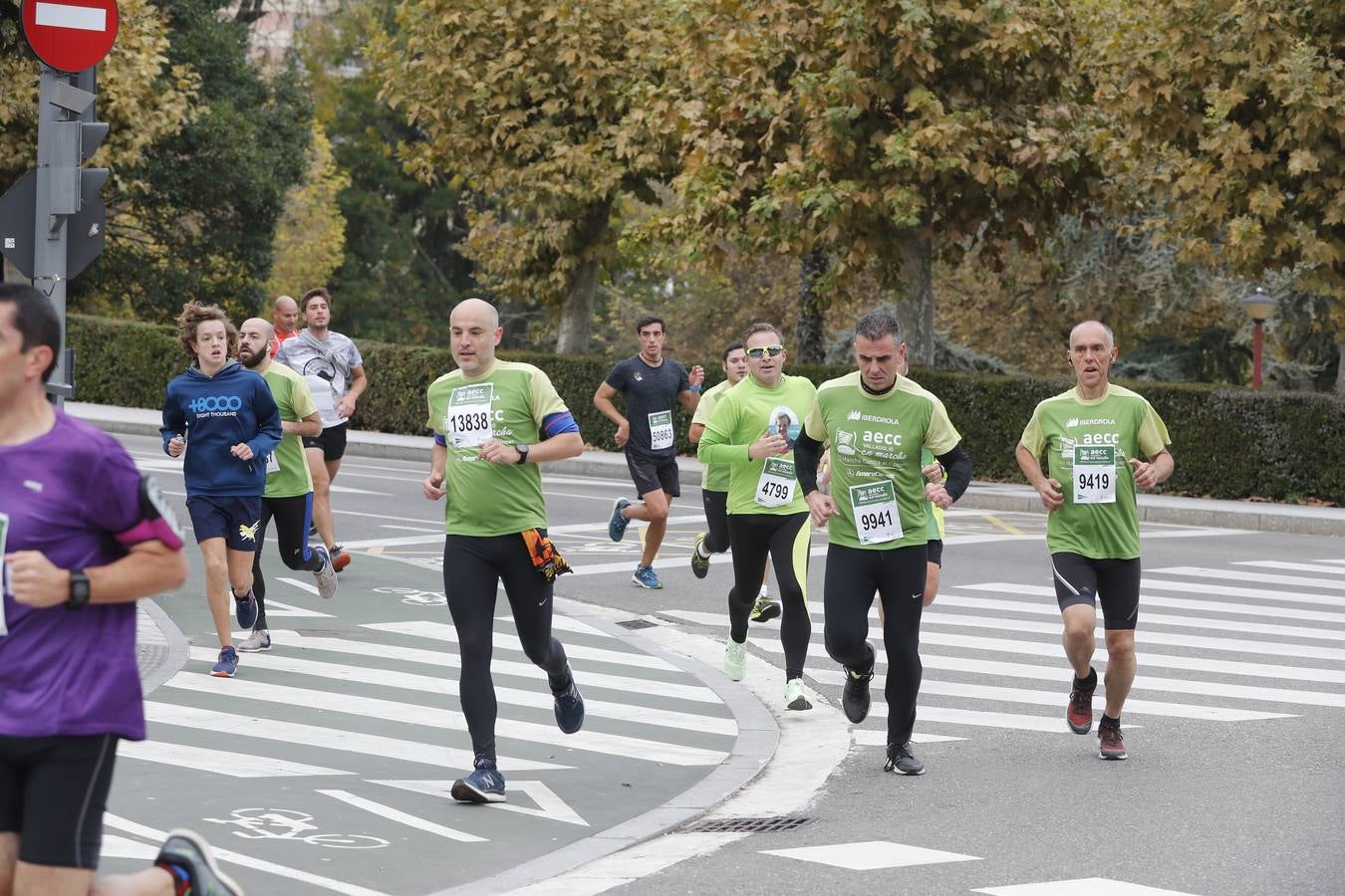 Participantes en la marcha contra el cáncer. 