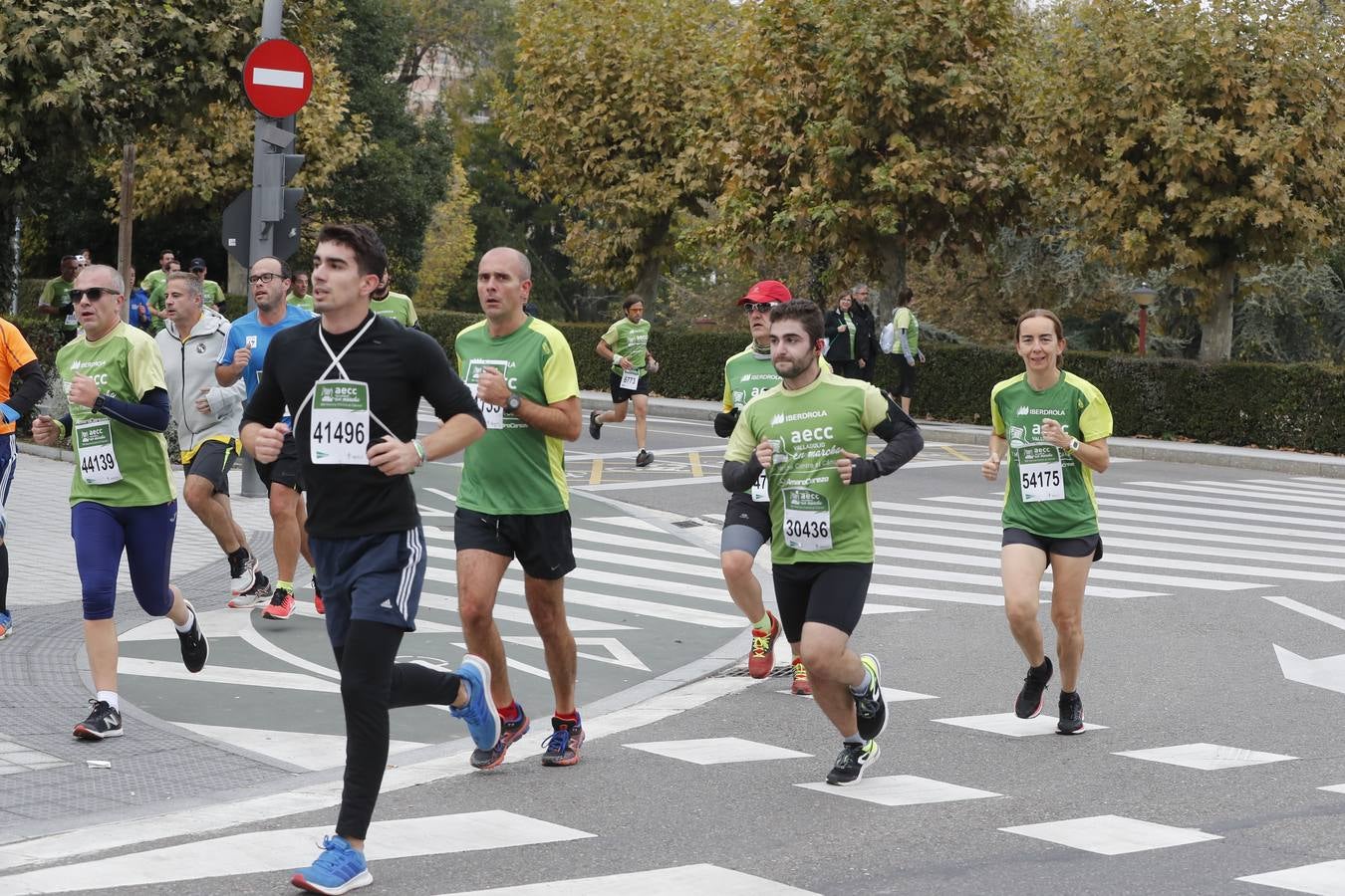 Participantes en la marcha contra el cáncer. 