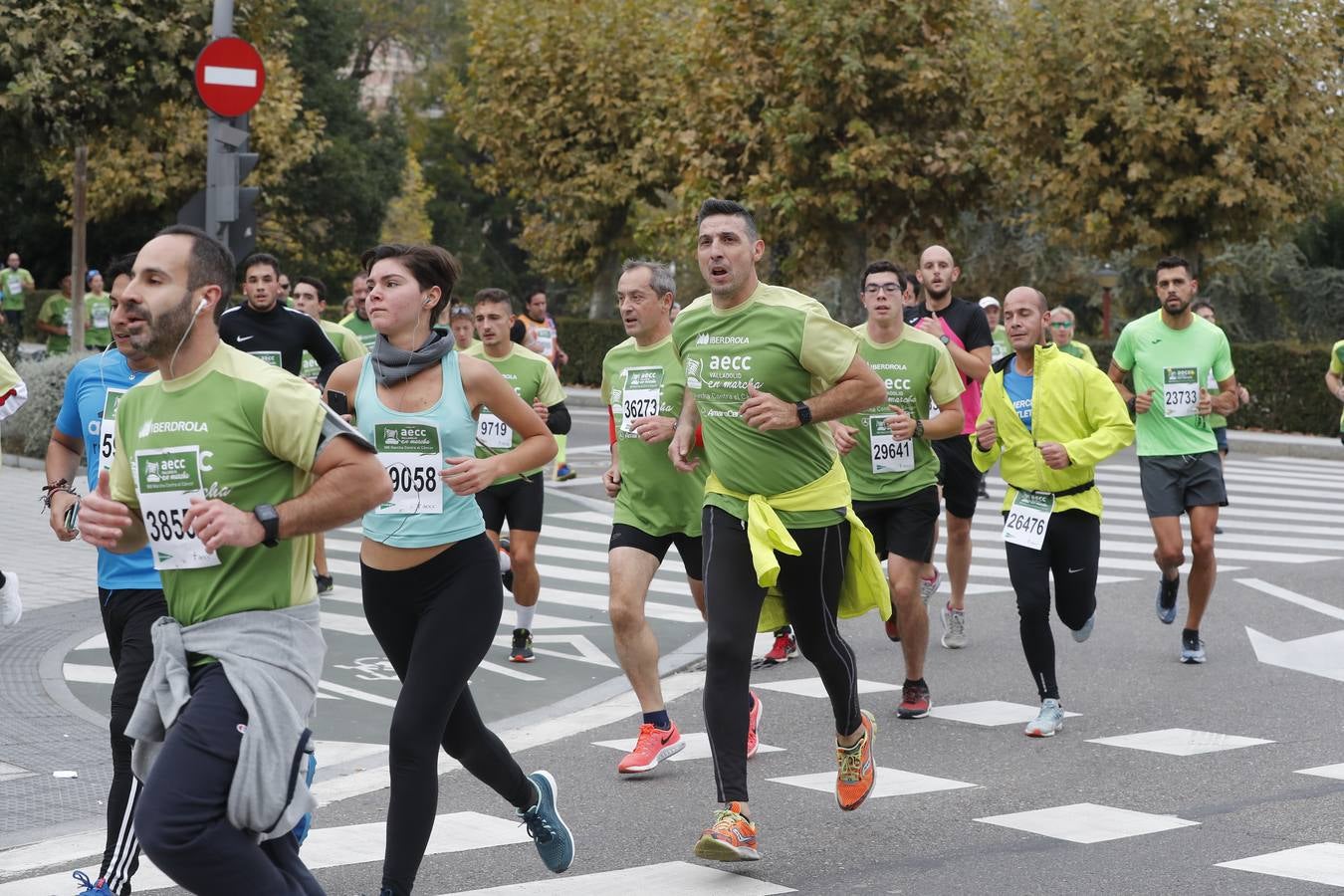 Participantes en la marcha contra el cáncer. 