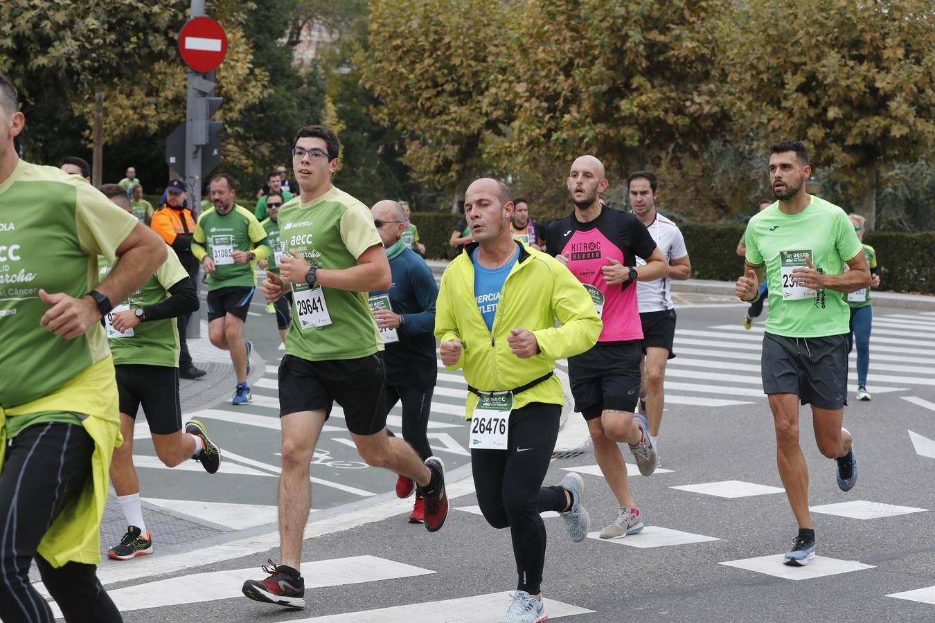 Participantes en la marcha contra el cáncer. 