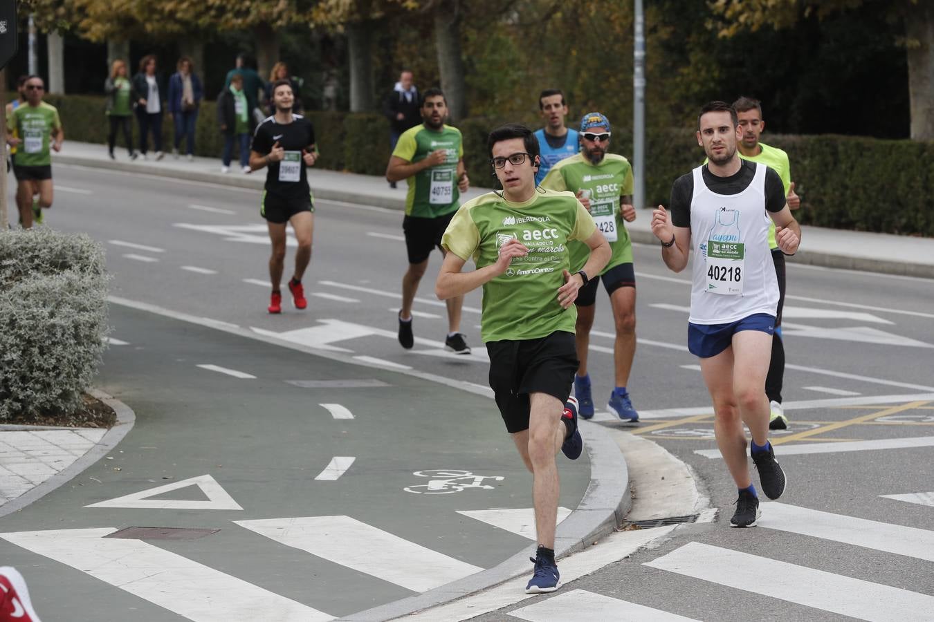 Participantes en la marcha contra el cáncer. 