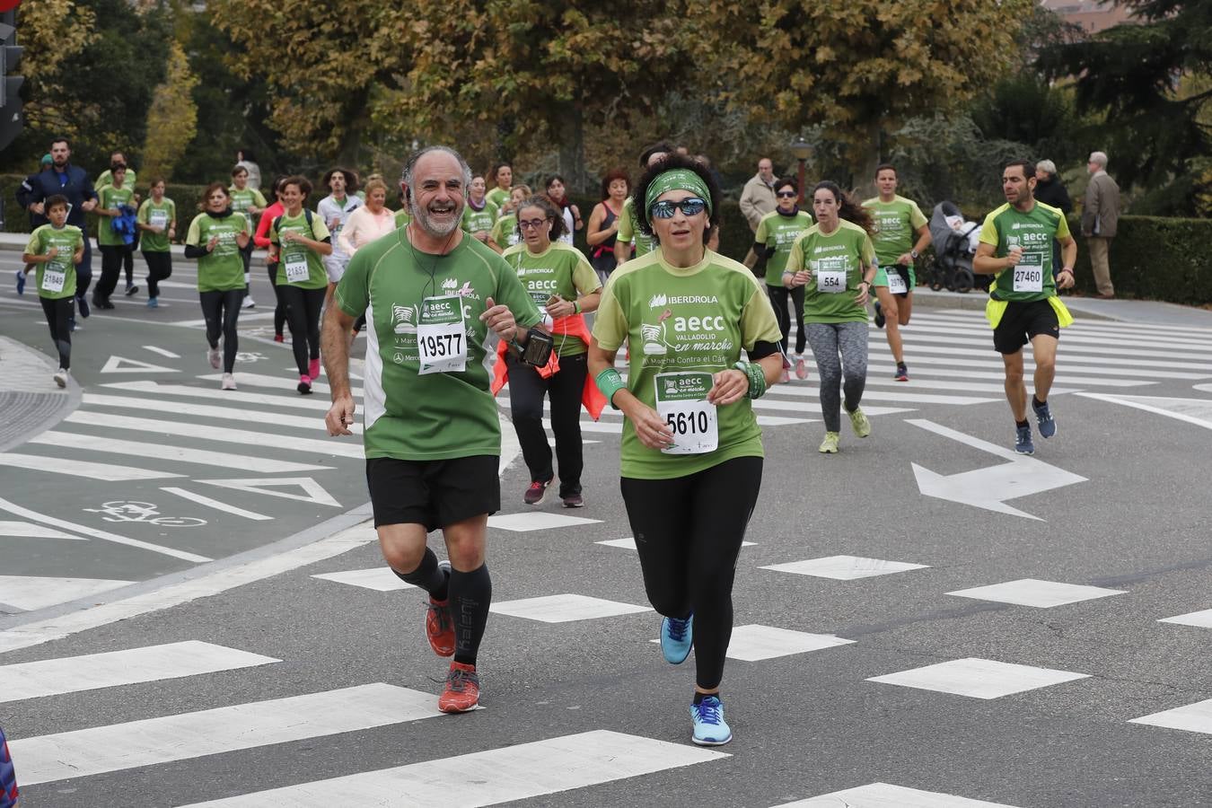 Participantes de la marcha contra el cáncer. 