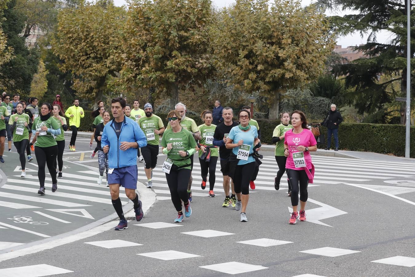 Participantes de la marcha contra el cáncer. 