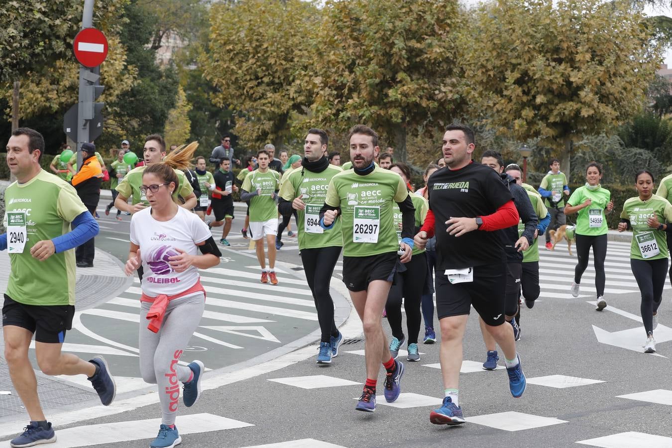 Participantes de la marcha contra el cáncer. 