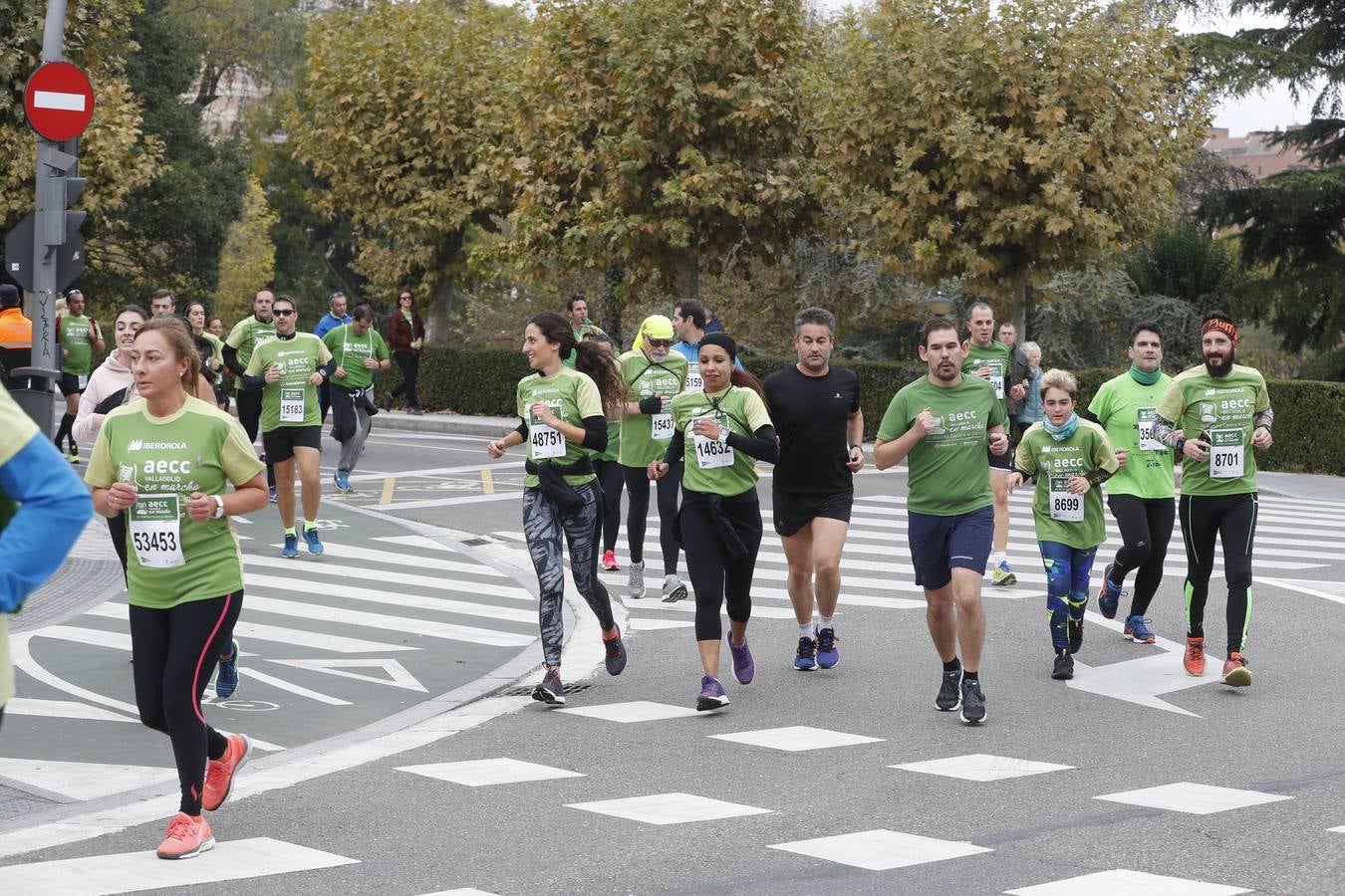 Participantes de la marcha contra el cáncer. 