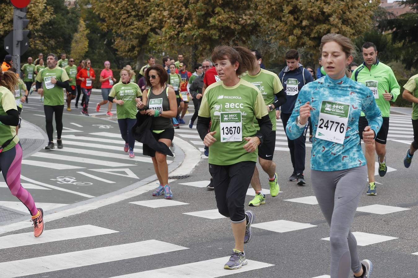 Participantes de la marcha contra el cáncer. 