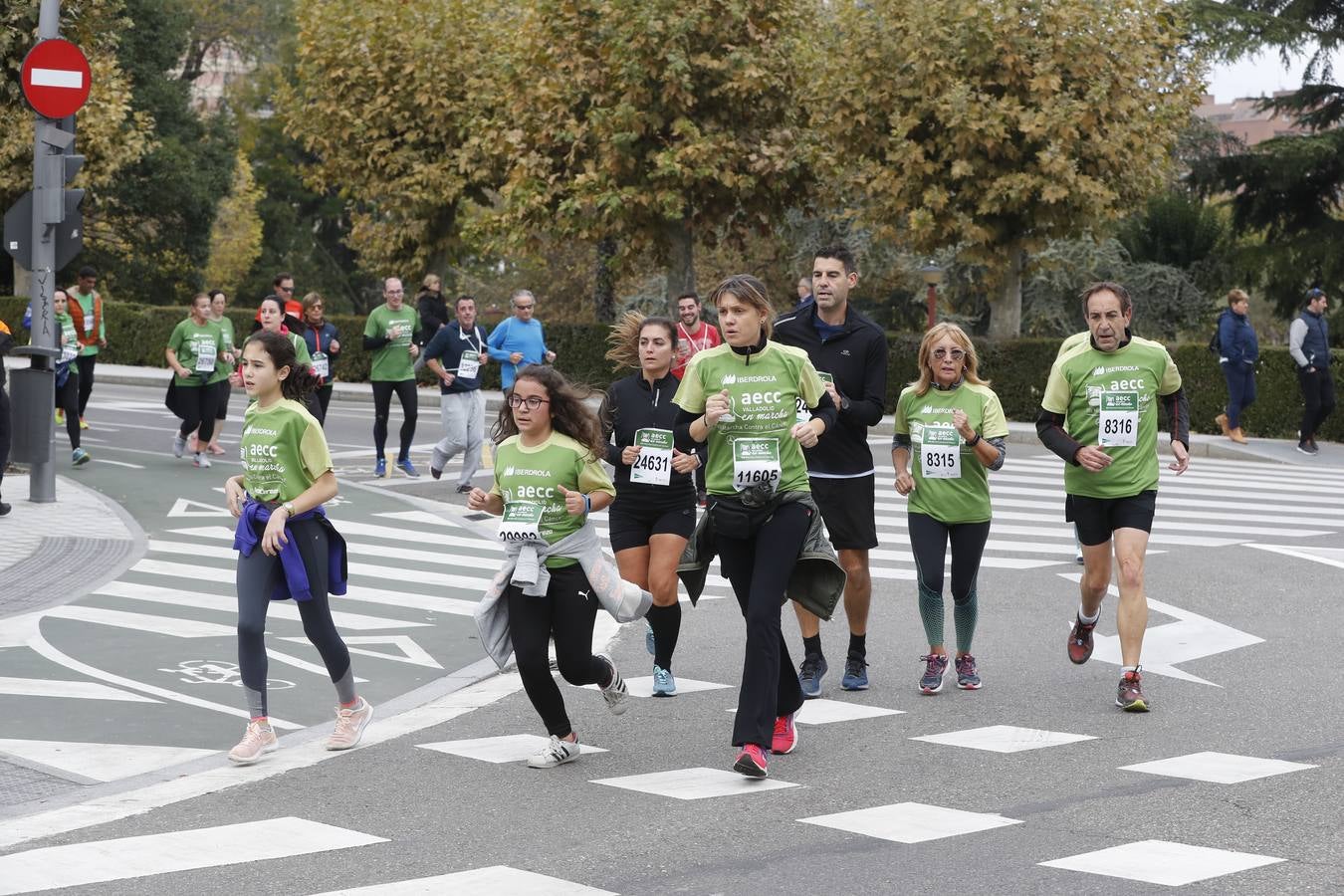 Participantes de la marcha contra el cáncer. 