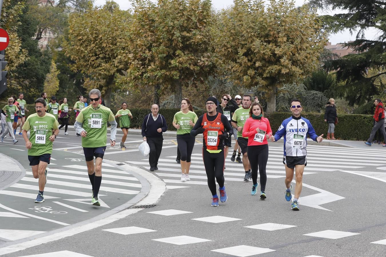 Participantes de la marcha contra el cáncer. 