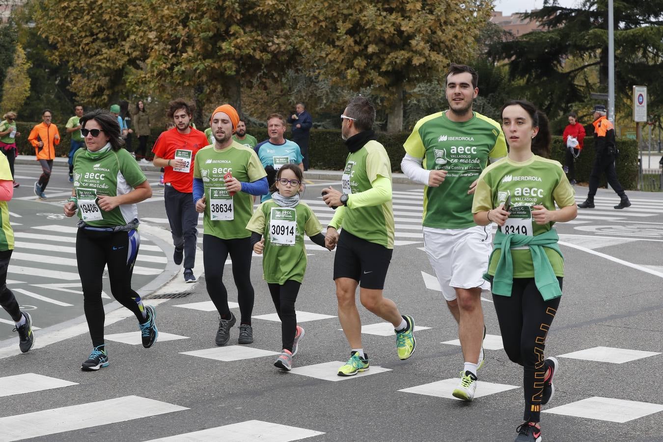 Participantes de la marcha contra el cáncer. 