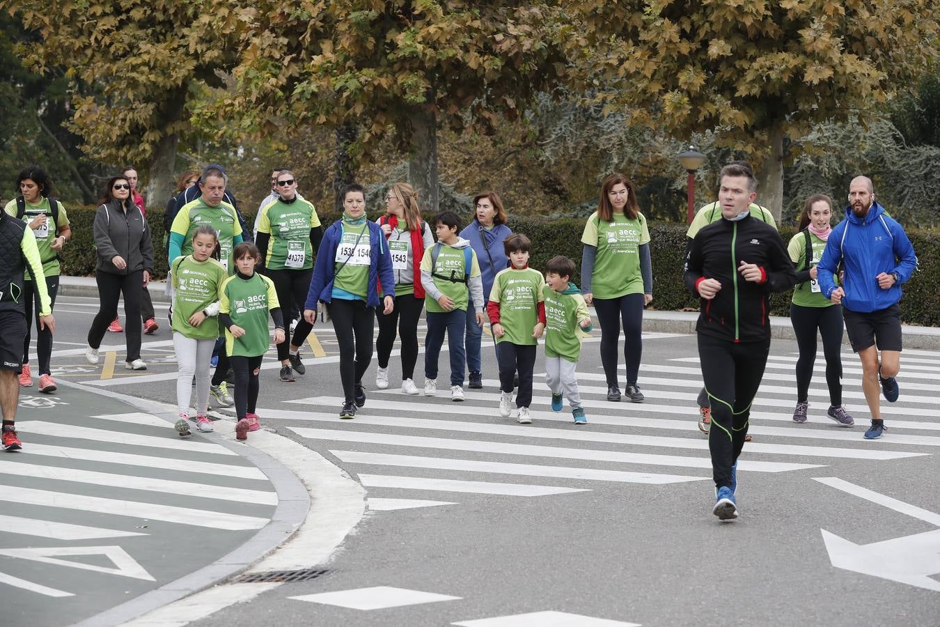 Participantes de la marcha contra el cáncer. 