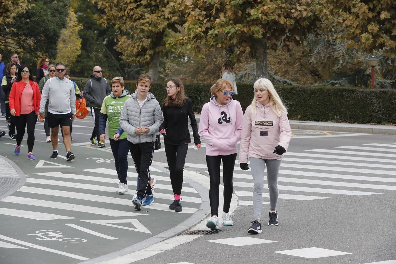 Participantes de la marcha contra el cáncer. 