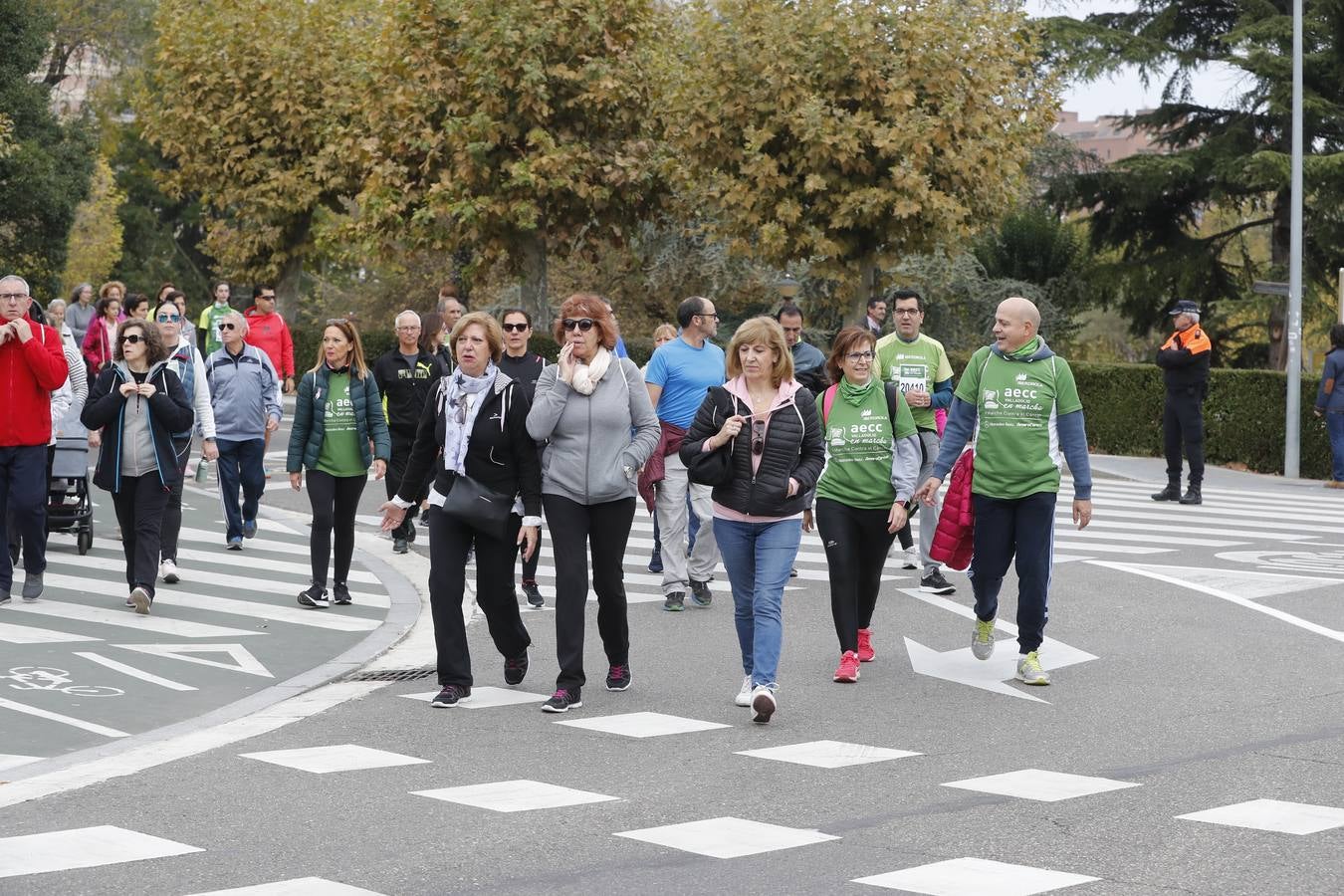 Participantes de la marcha contra el cáncer. 