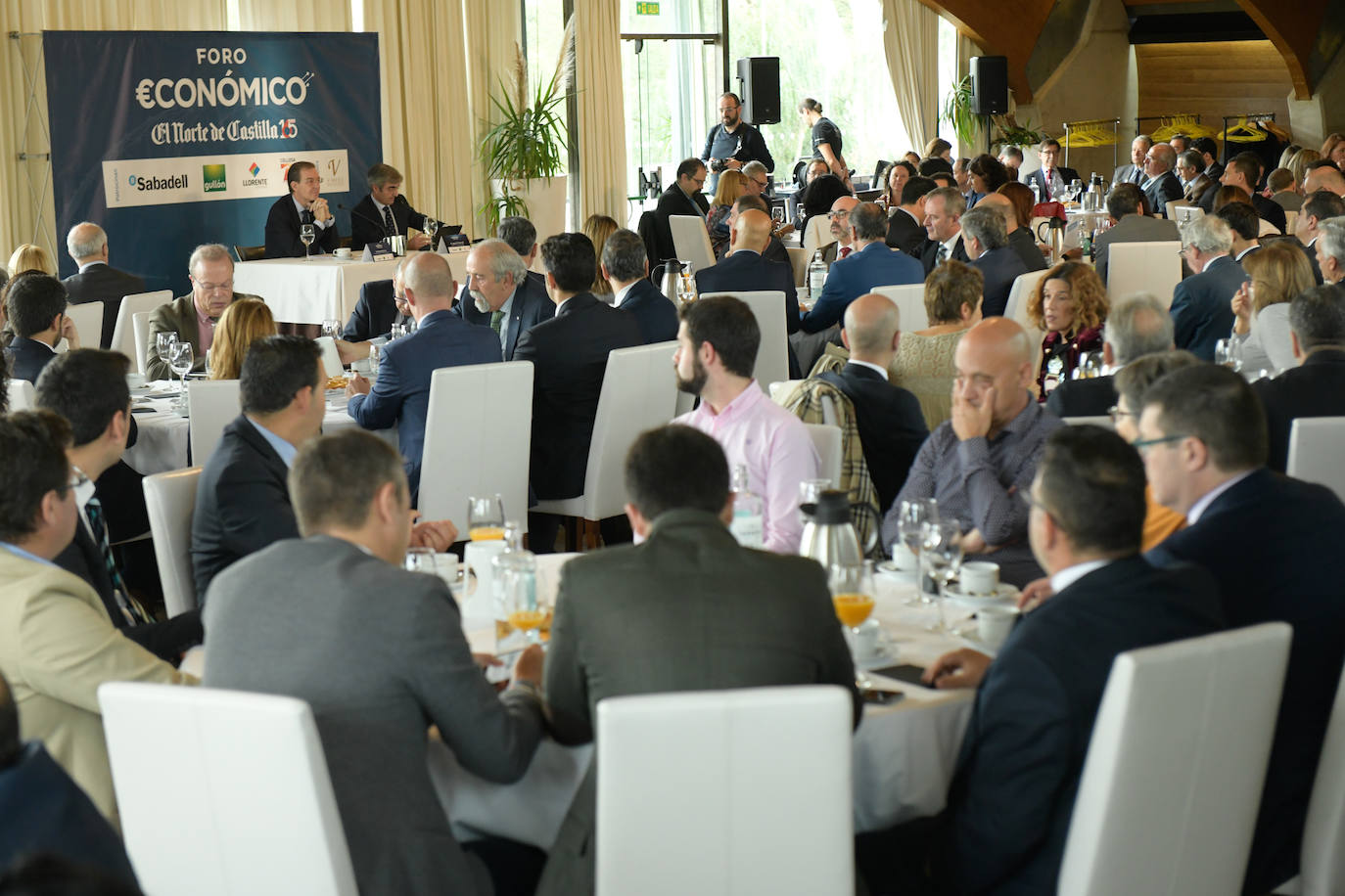 El consejero de Empleo e Industria, Germán Barrios, ha protagonizado la sesión matutina del Foro Económico de El Norte de Castilla. El acto se ha celebrado en el Pabellón de Cristal del Museo de la Ciencia de Valladolid este martes 29 de octubre.