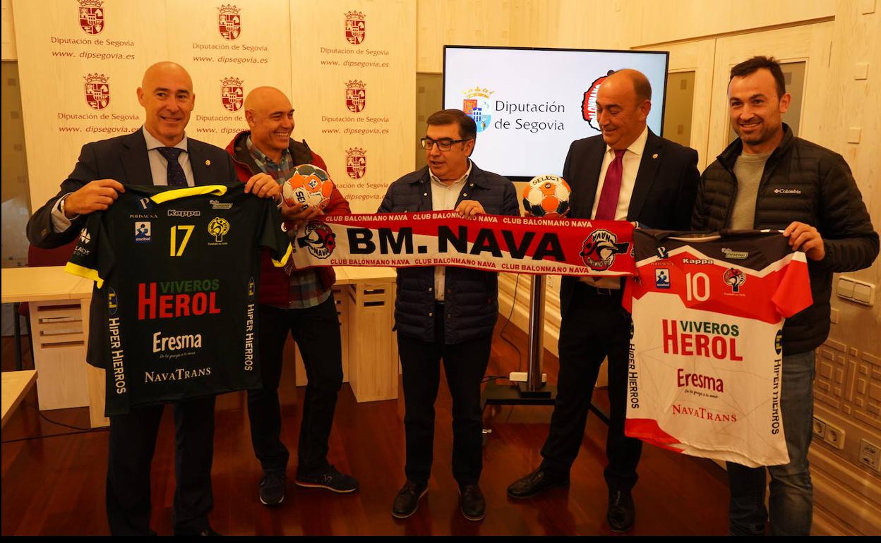 La Diputación apoya al Balonmano Nava con 60.000 euros