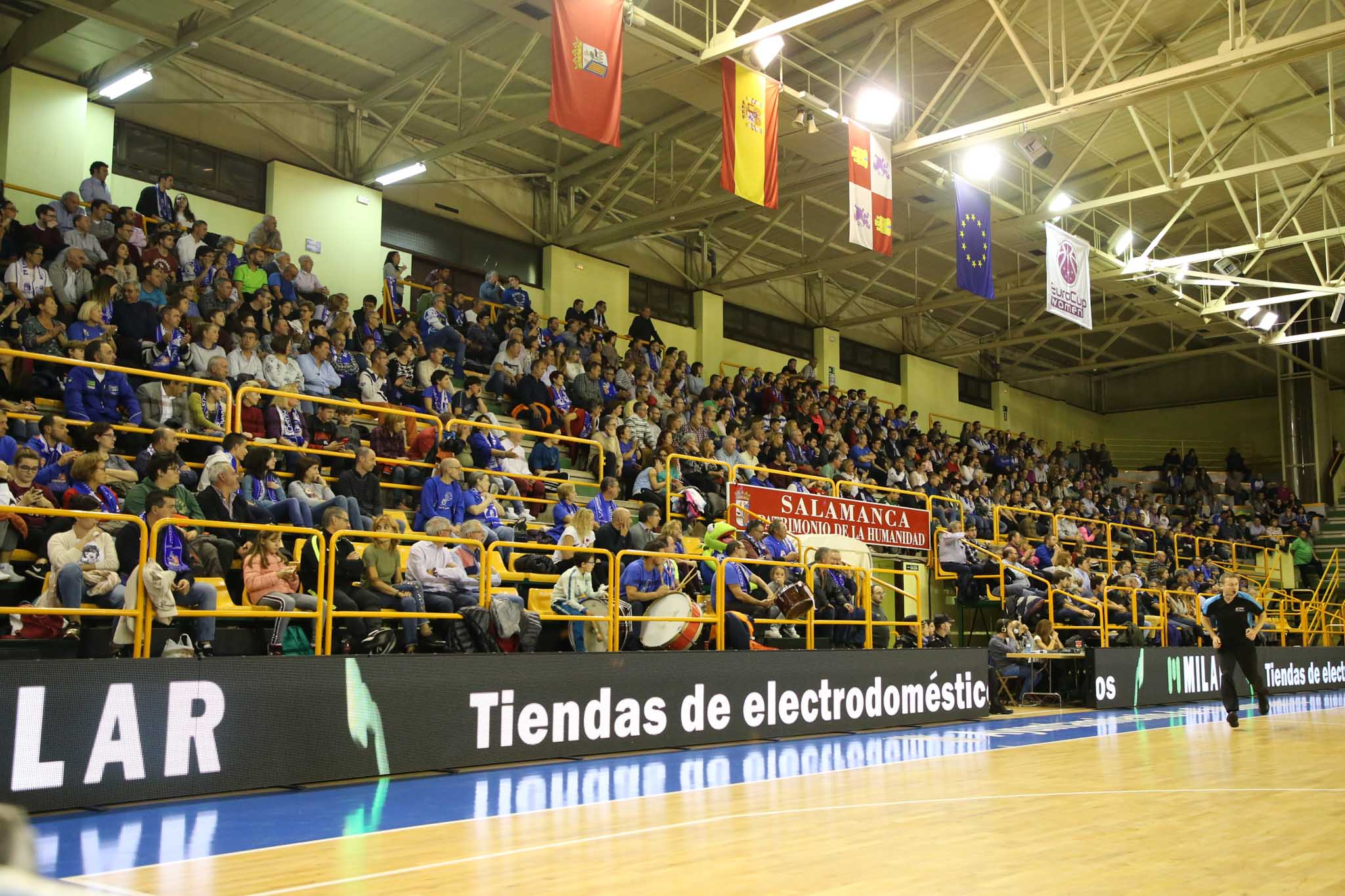 Fotos: Partido del CB Avenida ante el Uni Gyor Mely-Ut húngaro