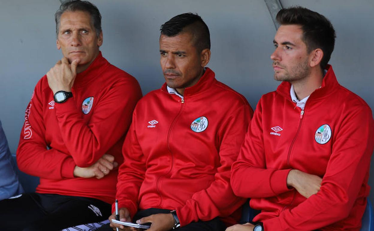 Ángel Lozano, Rafa Dueñas y Pablo Cortés, en un partido. 