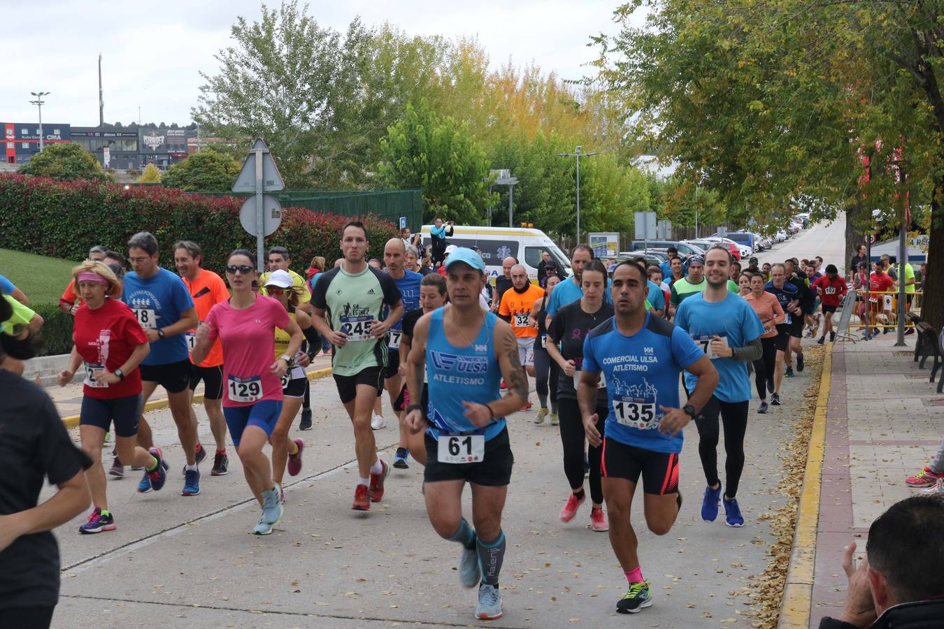 El Ayuntamiento de Zaratán ha organizado por noveno año la carrera popular, dentro de su programación de la tradicional fiesta de la salchicha