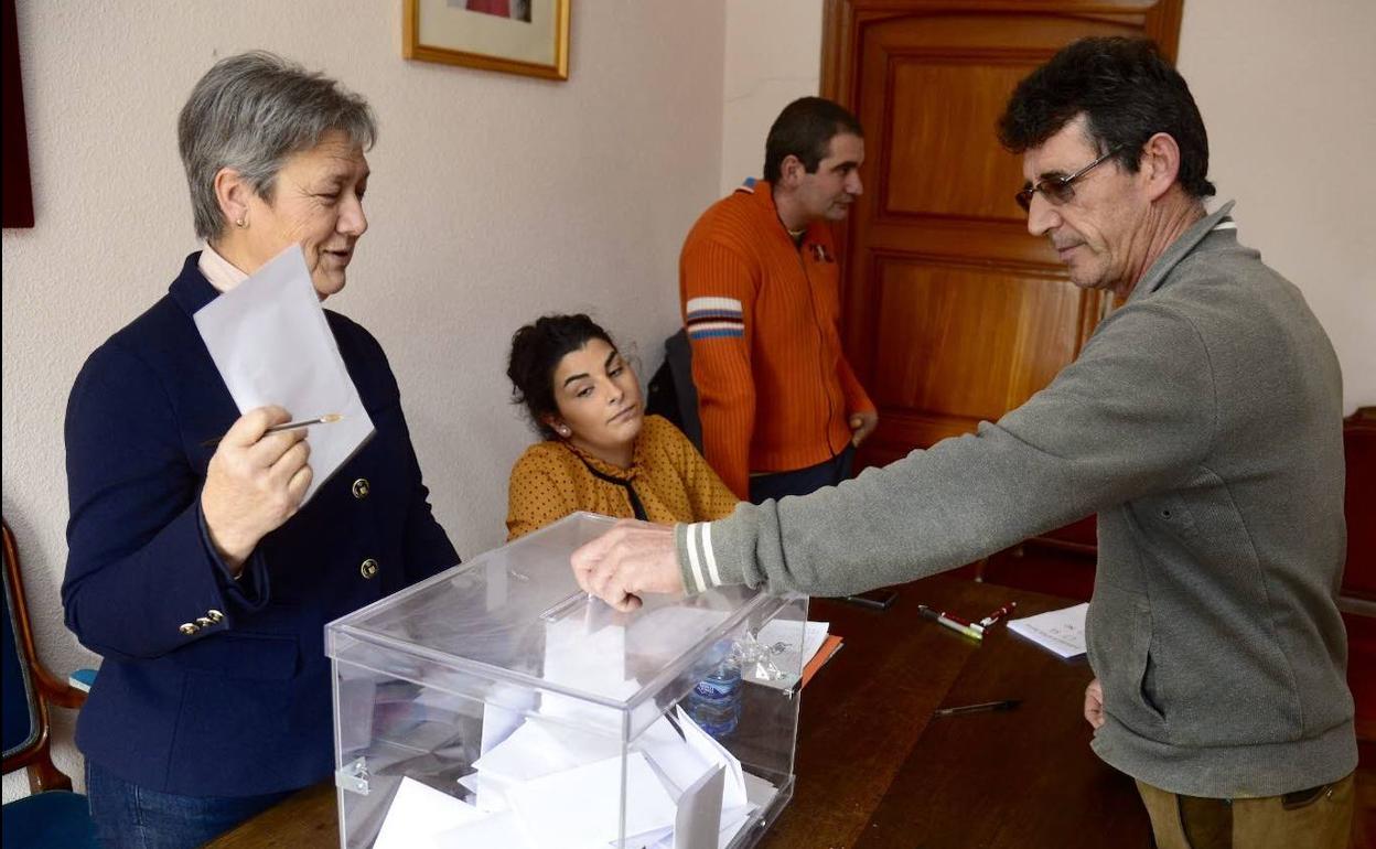 Consulta popular en el Ayuntamiento de Melgar de Fernamental, en Burgos. 