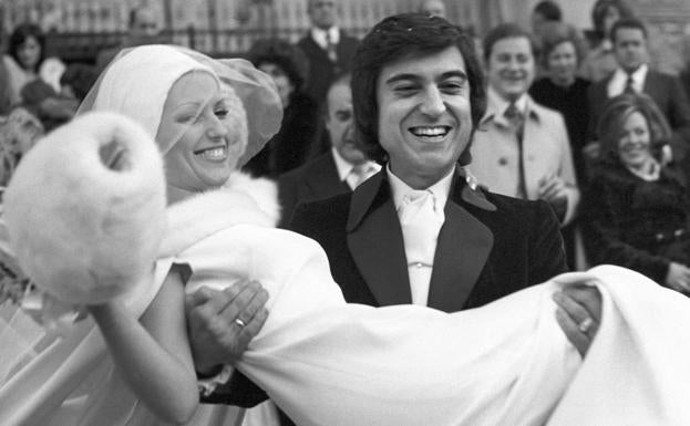 Andrés Pajares el día de la boda con su segunda mujer, Asunción Alonso, en 1974.