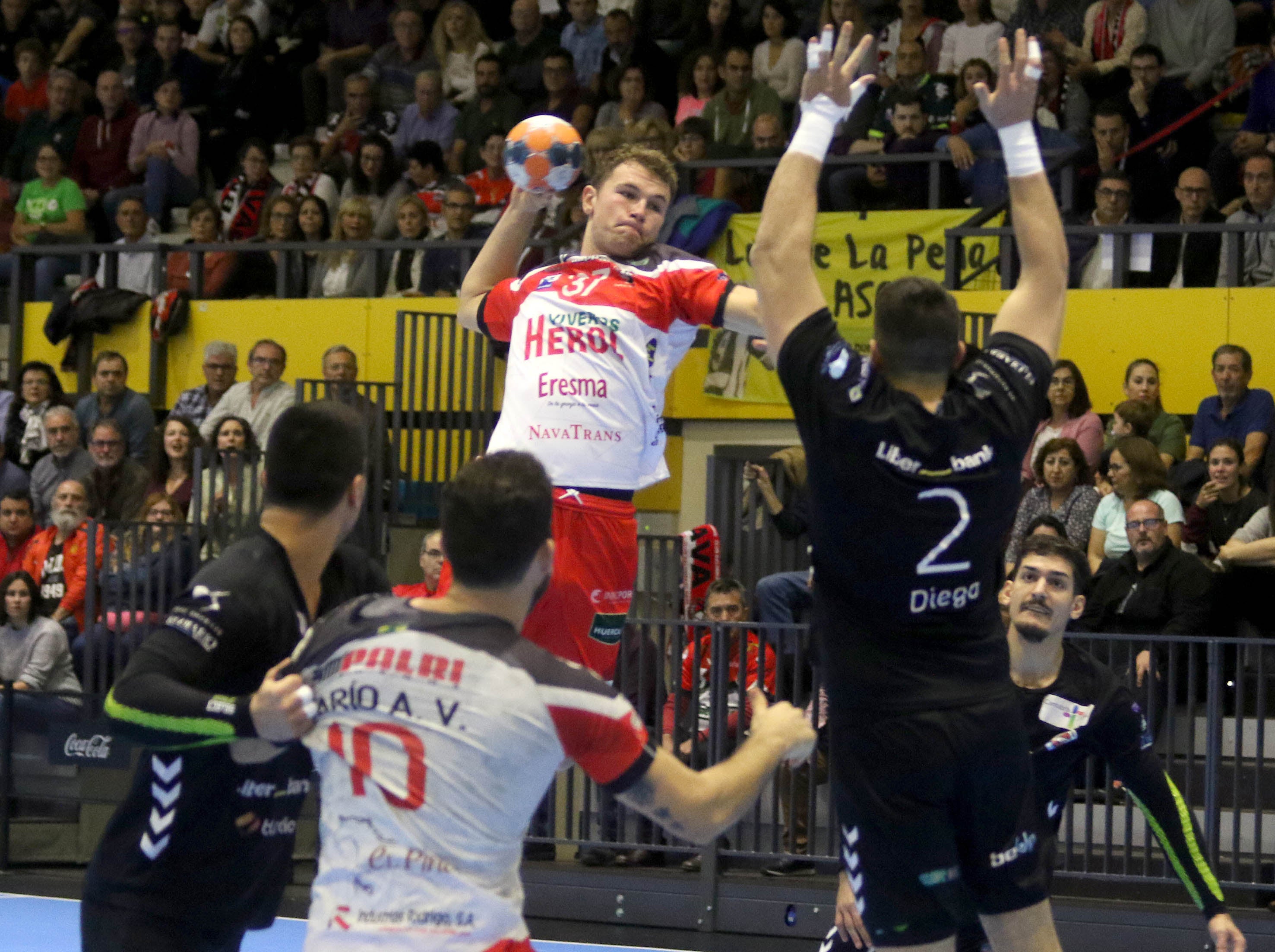 Fotos: Balonmano Nava vuelve a la senda del triunfo | El Norte de Castilla