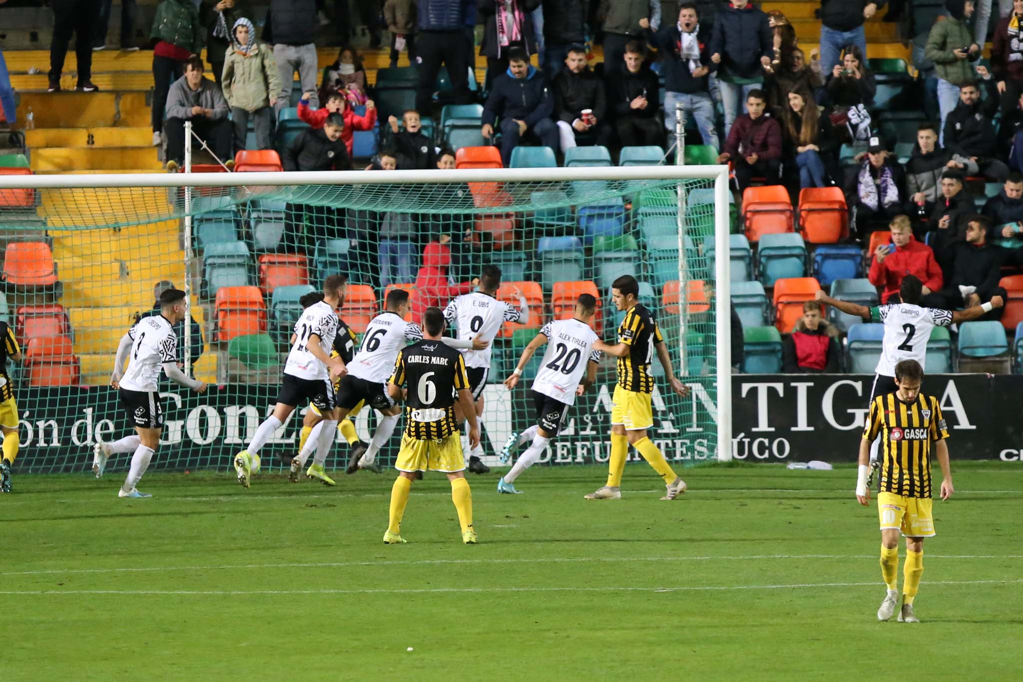 El Salamanca CF UDS contra el Barakaldo CF.