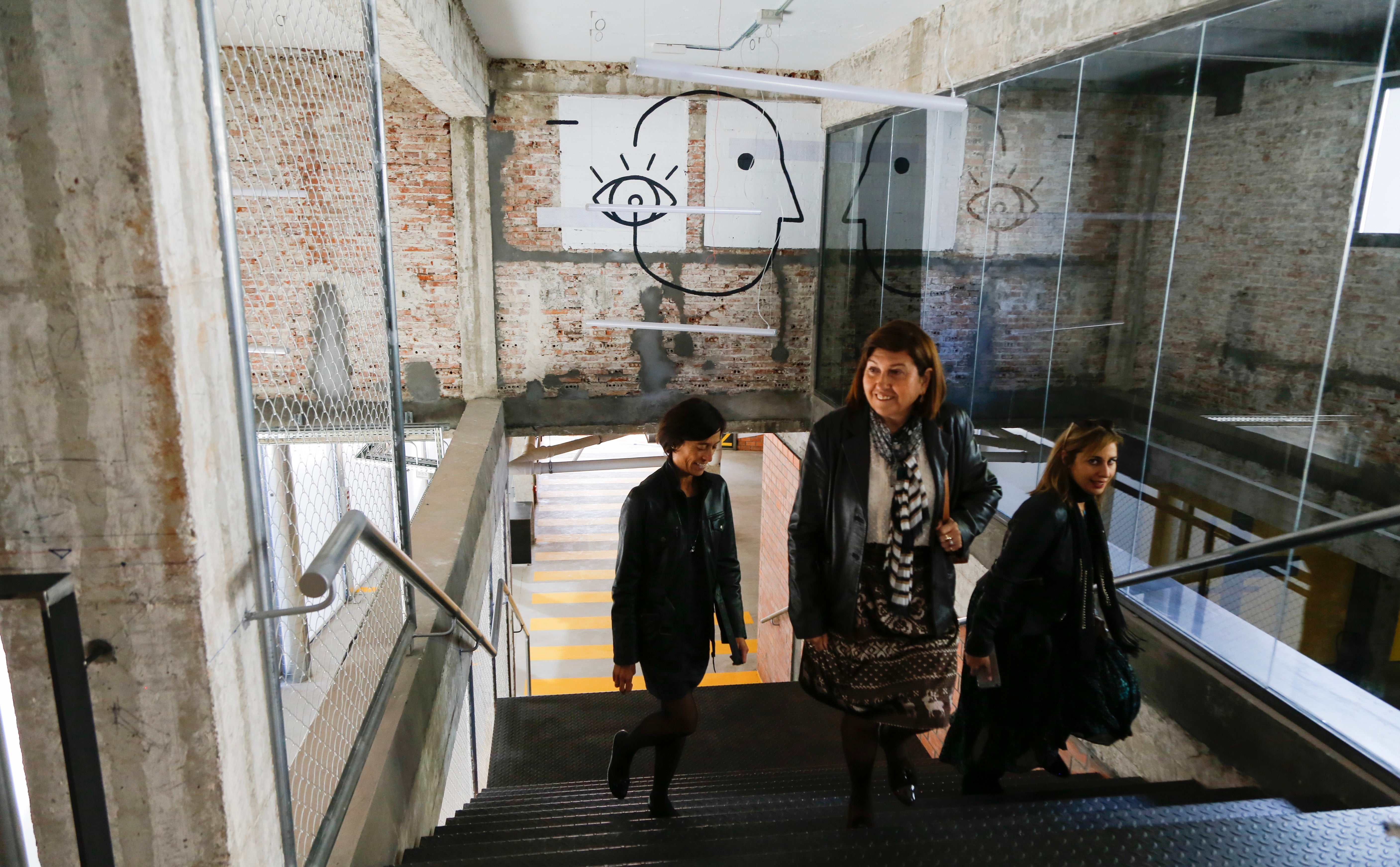 El nuevo Espacio Joven Zona Norte, en la calle Olmo, aprovecha la estructura de las antiguas dependencias de la Escuela de Relaciones Laborales.