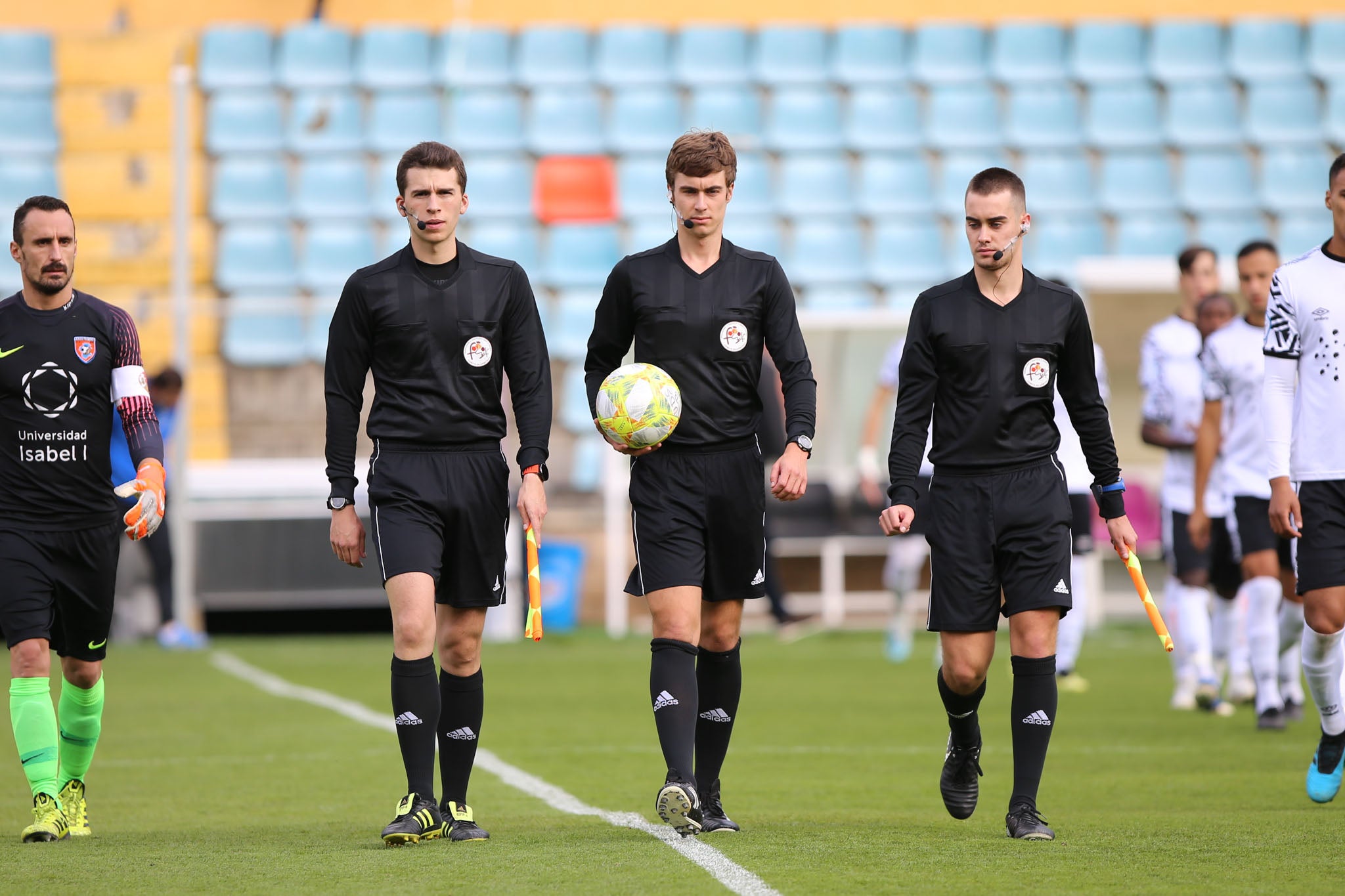 Los de Jorge García del Río, que terminaron con dos jugadores lesionados, no pasan del 0-0 en casa ante el segundo clasificado y siguen fuera del play-off de ascenso