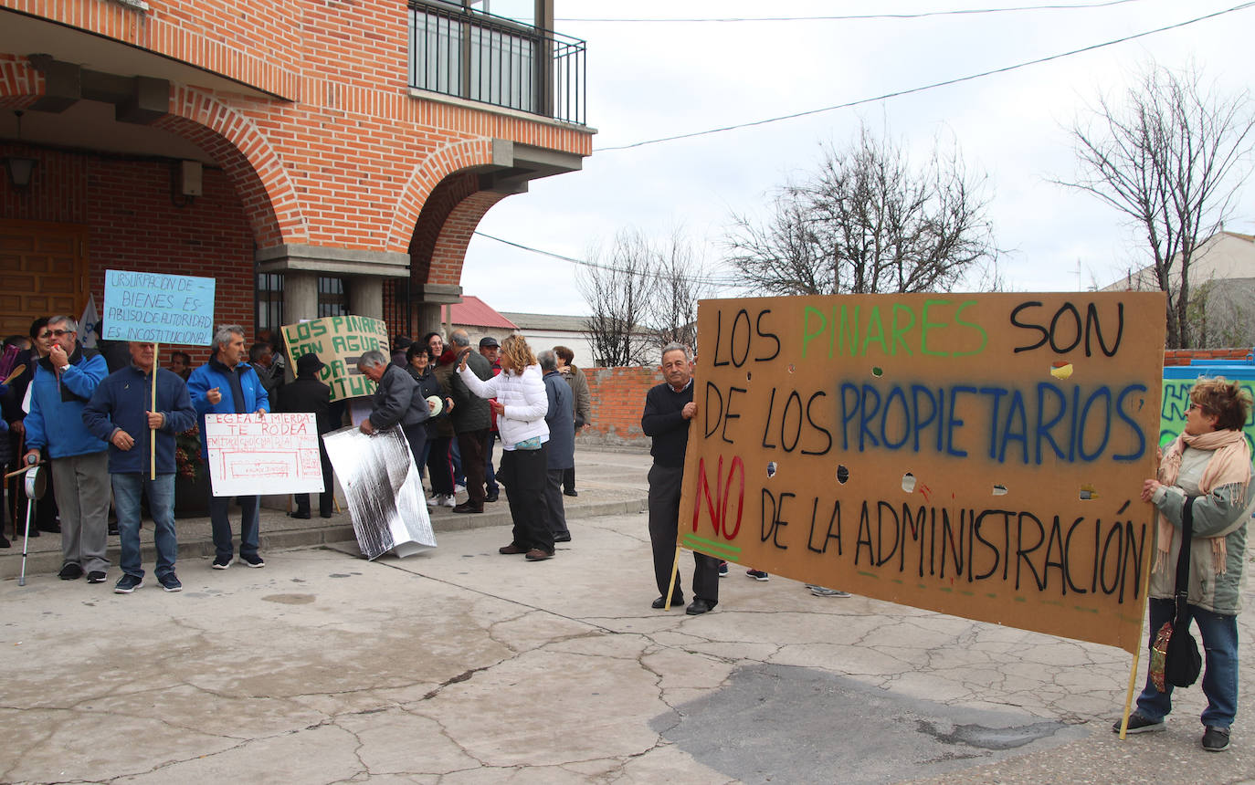 Concentración de los vecinos de Gomezserracín MÓNICA RICO