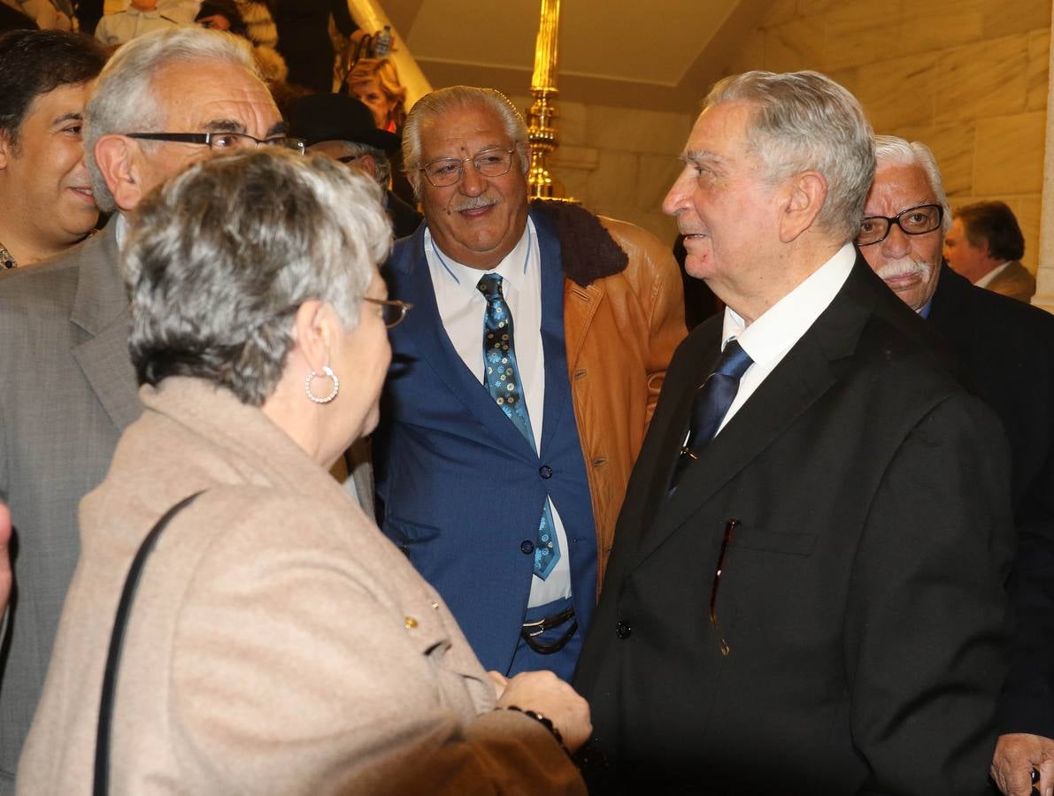 El acto celebrado en el Ayuntamiento de Valladolid ha estado presidido po el alcalde, Óscar Puente, quien ha destacado de 'Jani' su contribución al fomento de la convivencia «entre la etnia gitana y la paya»