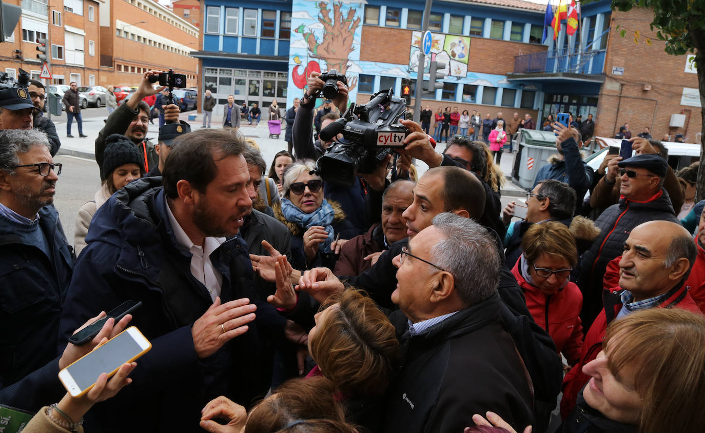 Pedro Sánchez ha visitado esta mañana el barrio de Pajarillos de Valladolid. 