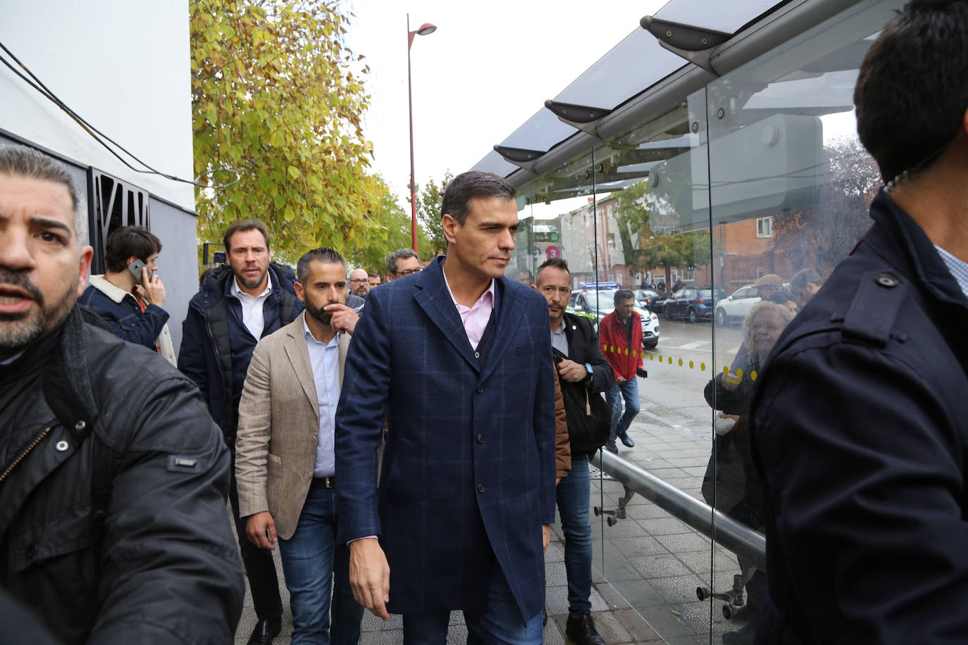 Pedro Sánchez ha visitado esta mañana el barrio de Pajarillos de Valladolid. 