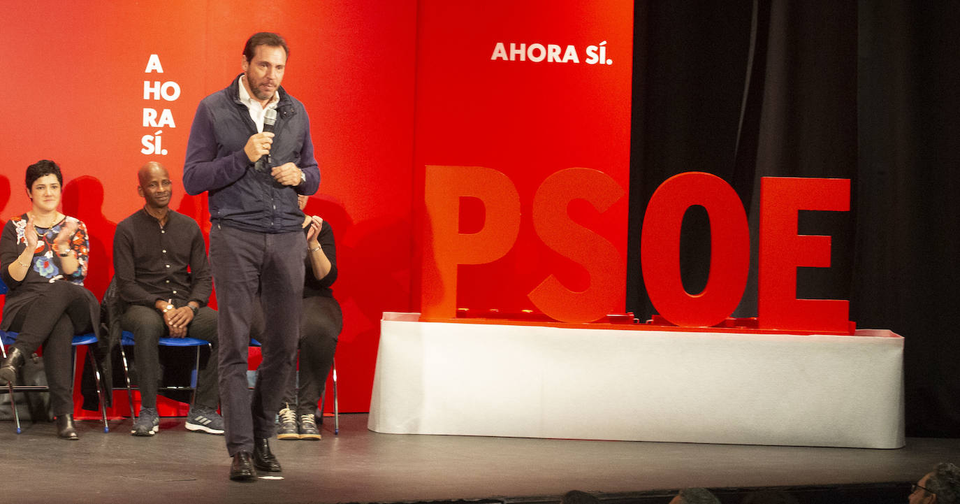 Pedro Sánchez ha visitado esta mañana el barrio de Pajarillos de Valladolid. 