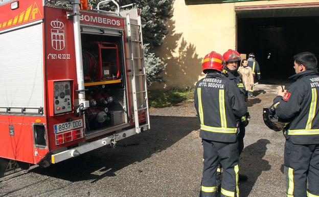 Bomberos de Segovia en una intervención fuera de la capital. 