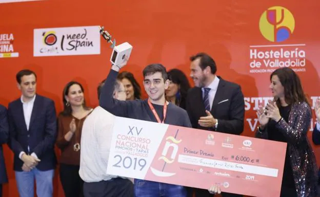 El ganador del Concurso Nacional de Pinchos y Tapas Ciudad de Valladolid, Francisco Javier Ruiz. 