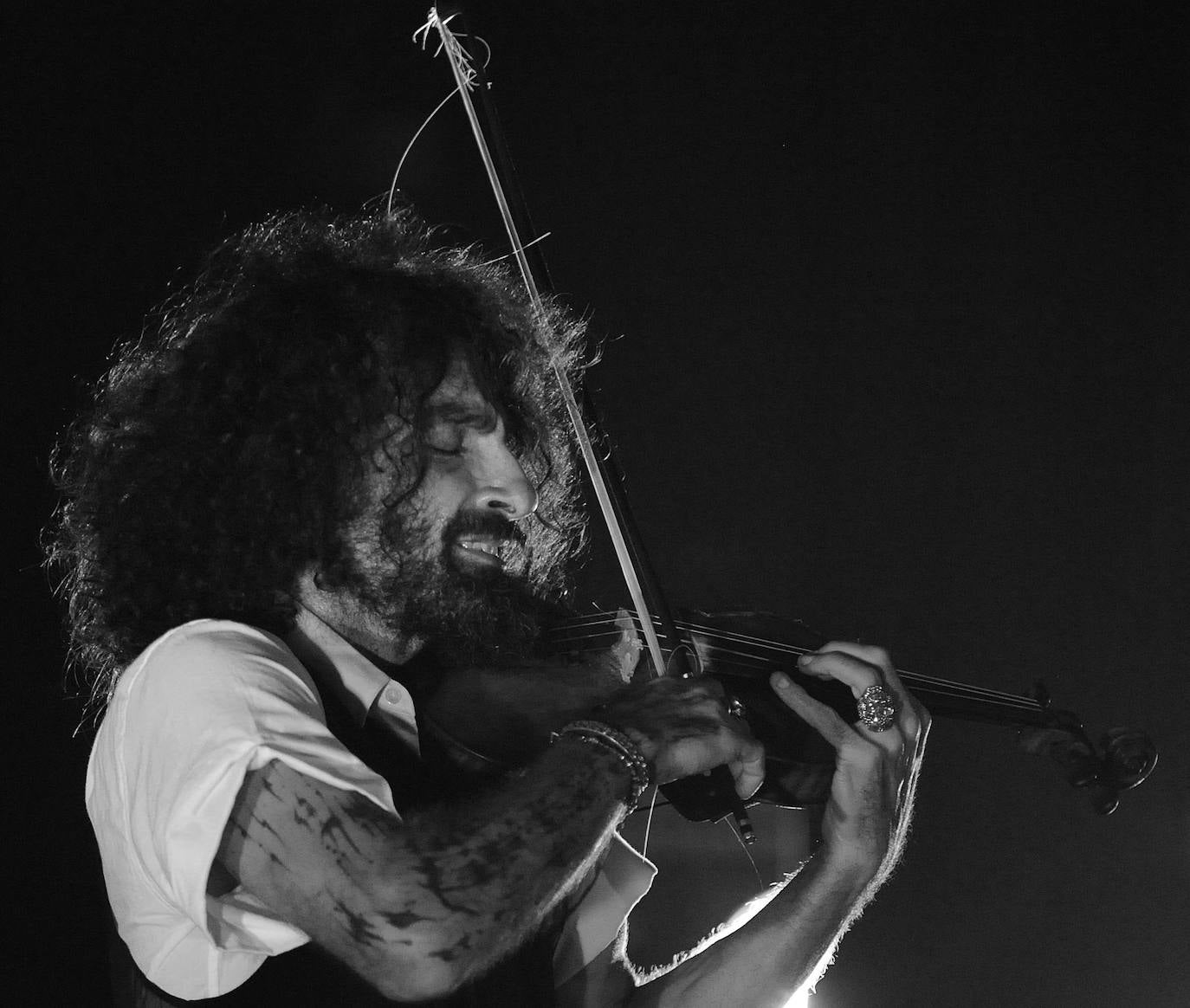 Actuación de Ara Malikian junto a Iván 'Melón' Lewis del miércoles 6 de noviembre en la villa