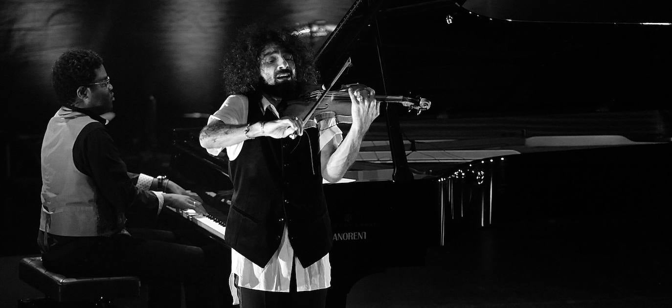 Actuación de Ara Malikian junto a Iván 'Melón' Lewis del miércoles 6 de noviembre en la villa