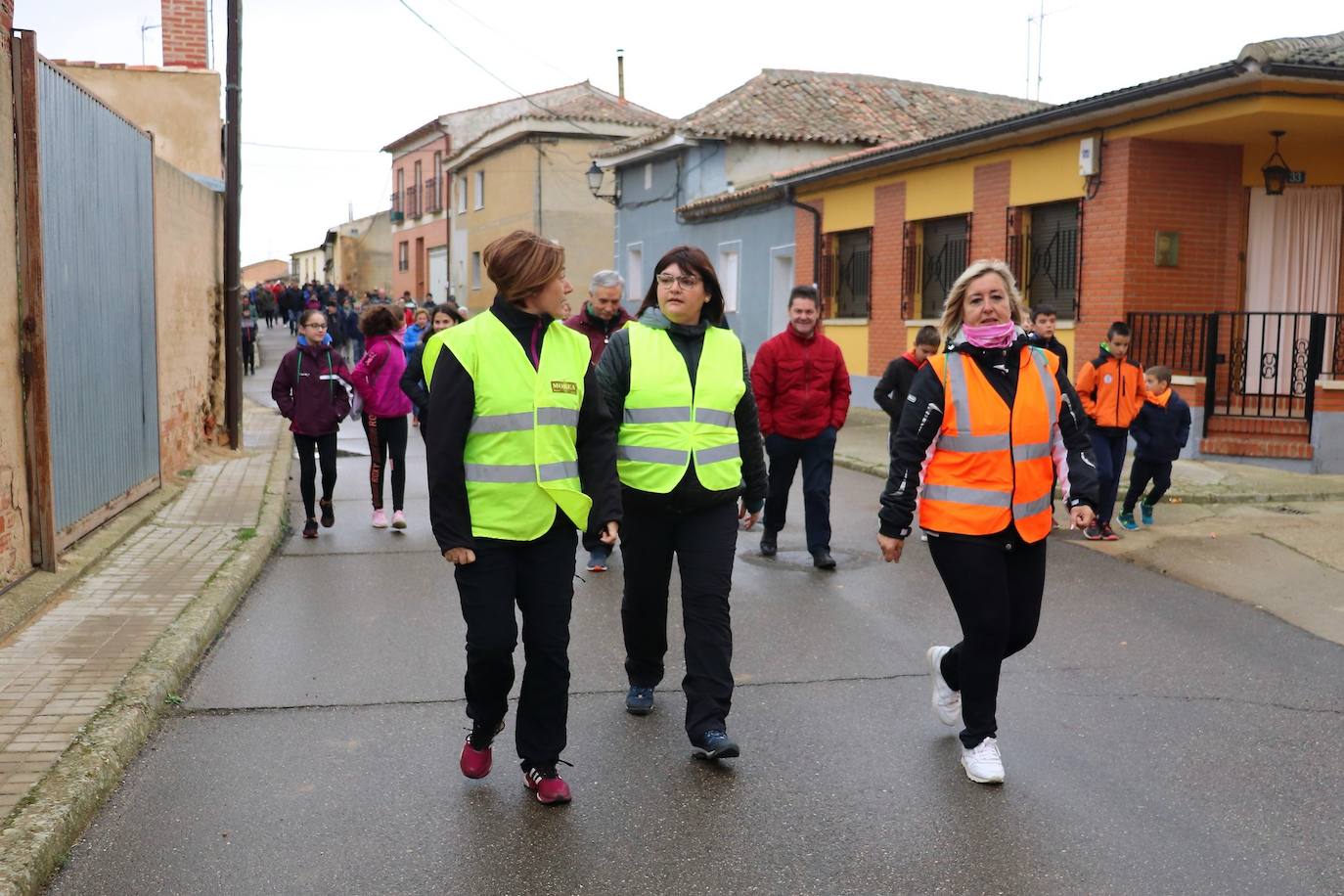Asistentes a la Marcha contra el Cáncer. 