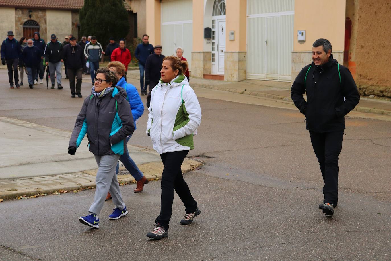 Asistentes a la Marcha contra el Cáncer. 