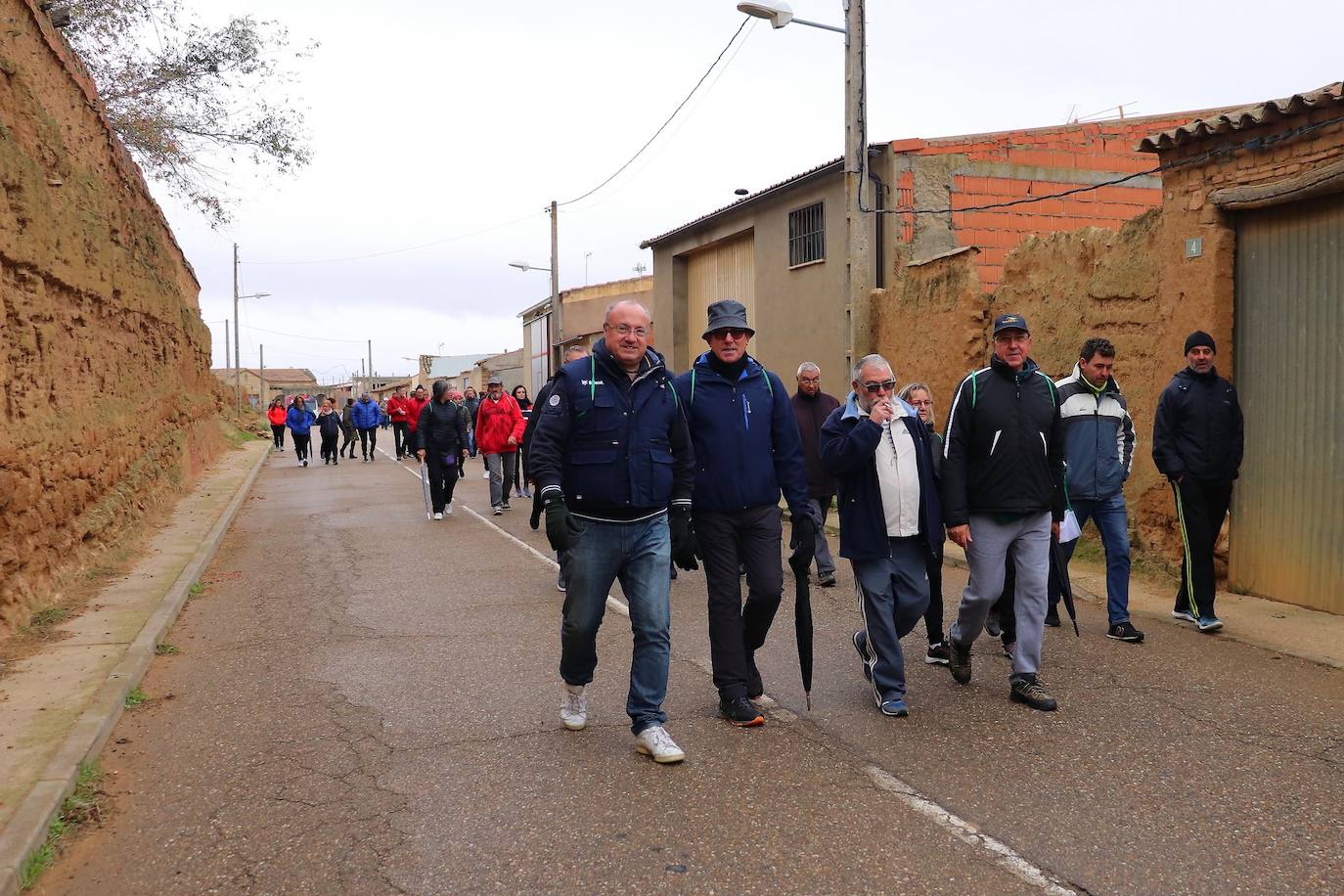 Asistentes a la Marcha contra el Cáncer. 