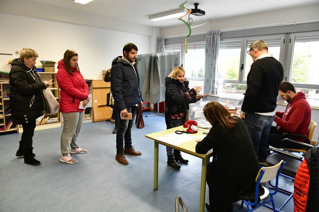 Votaciones en la provincia de segovia. Corresponsales de El Norte de Castilla