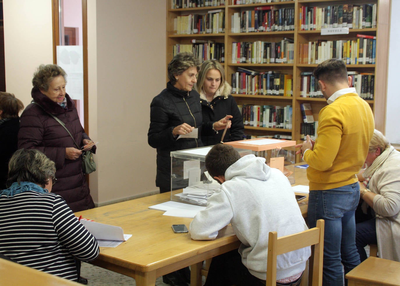 Votaciones en la provincia de segovia. Corresponsales de El Norte de Castilla