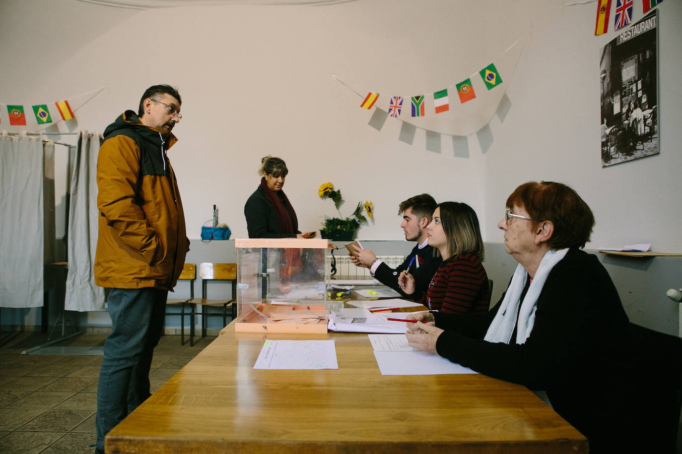 Votaciones en Pozalmuro (Soria).