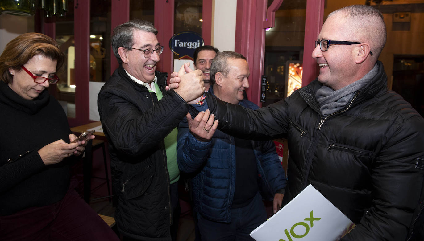 Noche electoral en las sedes de los partidos en Segovia 