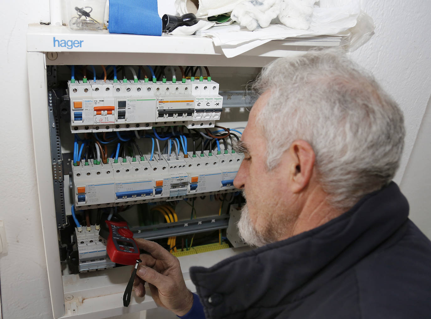 Preparativos del campo de fútbol Mariano Haro.